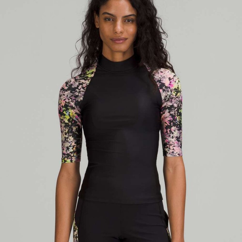 Lululemon Waterside UV Protection Short-Sleeve Rash Guard Black Stencil Blossom